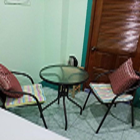 Rung Tawan Hostel Praia de Kata Exterior foto